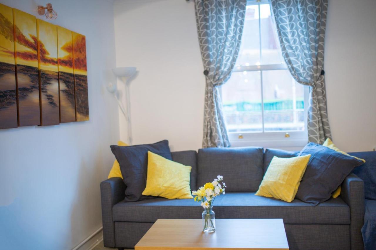 Exclusive Offers L Last-Minute Specials L Parking Free L Double Bed House L Uk L Gaming Room L Komfy 3 Bedroom Cottage With Riverview L Perfect For Short Or Long Stays เรดดิ้ง ภายนอก รูปภาพ