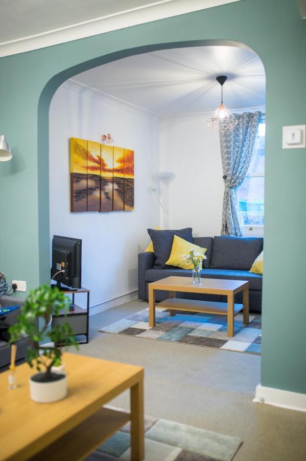 Exclusive Offers L Last-Minute Specials L Parking Free L Double Bed House L Uk L Gaming Room L Komfy 3 Bedroom Cottage With Riverview L Perfect For Short Or Long Stays เรดดิ้ง ภายนอก รูปภาพ